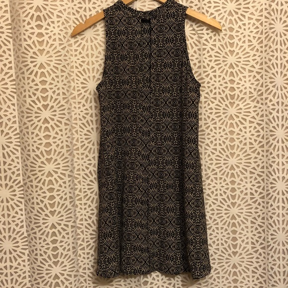 ASTR Printed Mock Neck Dress - Picture 4 of 6